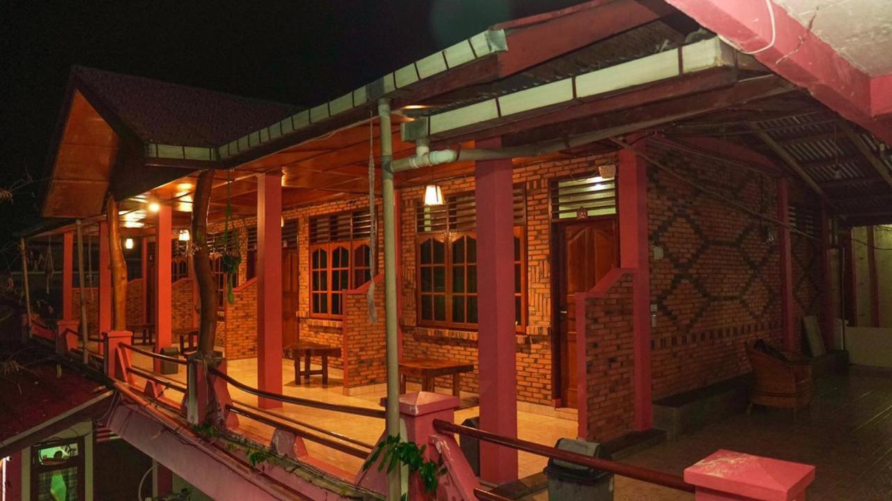 Judita Cottages Tuk Tuk Ngoại thất bức ảnh
